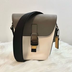 ✅Authentic✅ Coach Mens Small Crossbody bag